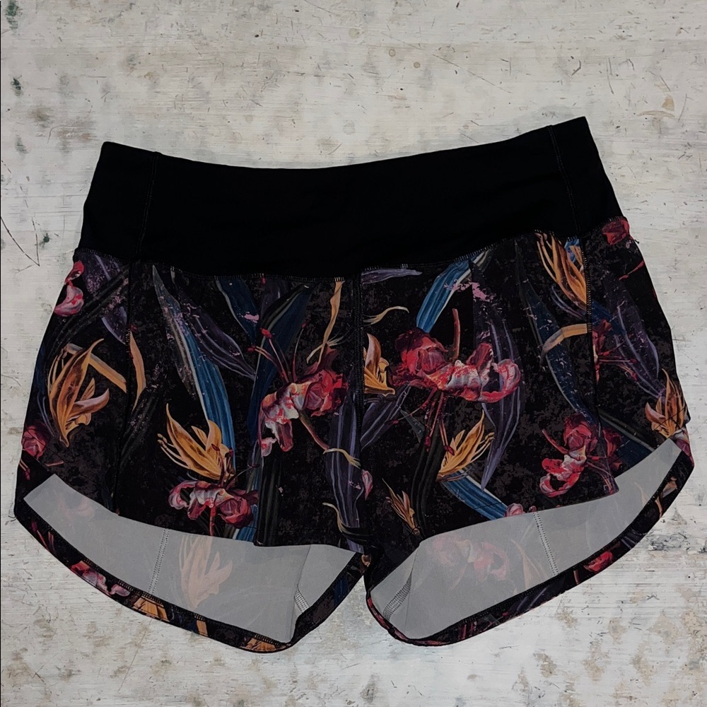 Lululemon Speed Up Mid-Rise Lined Short 4" | size 4